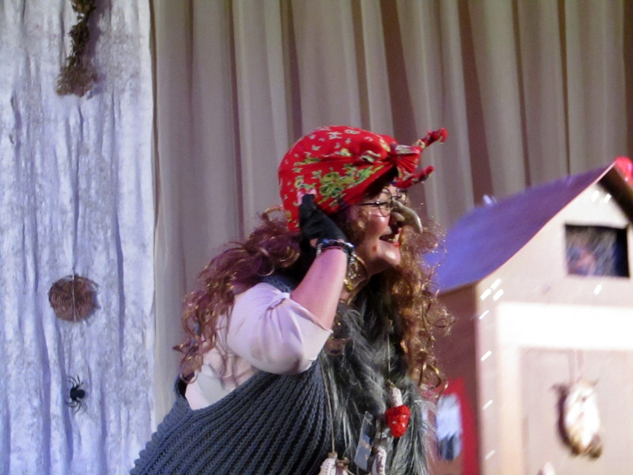 конкурсы от бабы яги для детей. баба яга сценка. баба яга в саду на утреннике. баба яга в нижнем тагиле. гримм бабы яги в детском саду.